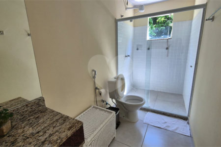 Casa à venda com 6 quartos, sendo 4 suítes, em Ferradura, Armação dos Búzios, RJ