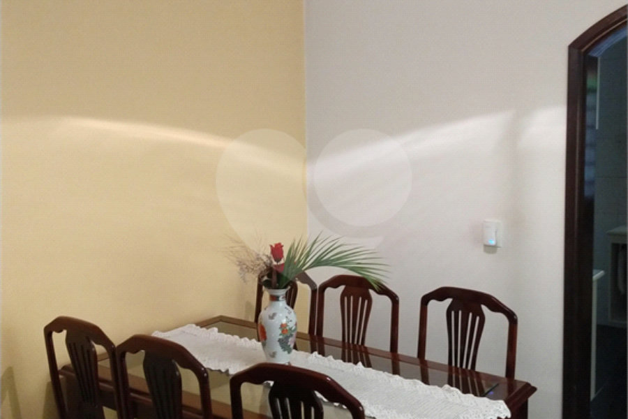 Sobrado à venda com 3 quartos, sendo 1 suíte, em Conjunto Residencial Vista Verde, São Paulo, SP