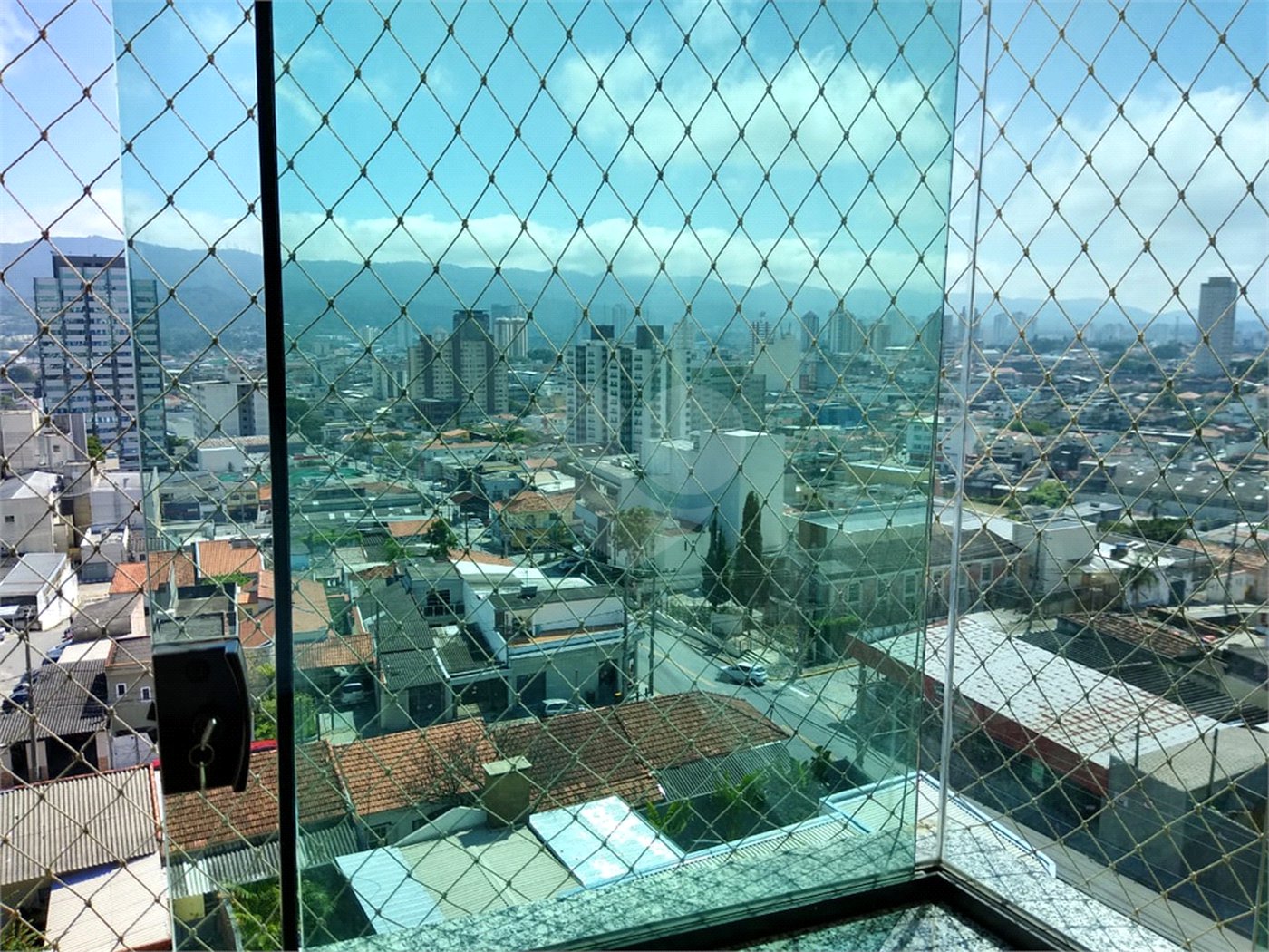 Apartamento à venda com 3 quartos, sendo 1 suíte,  em Vila Vitória, Mogi das Cruzes, SP