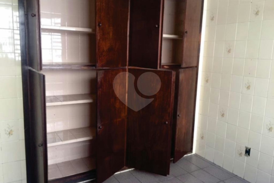 Sobrado à venda com 4 quartos, sendo 1 suíte, em Parque Edu Chaves, São Paulo, SP