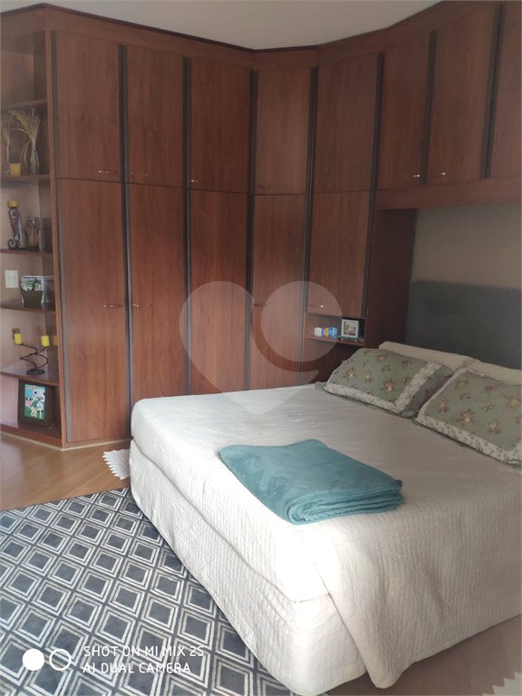 Sobrado à venda com 4 quartos, sendo 1 suíte, em Chácara Jafet, Mogi das Cruzes, SP