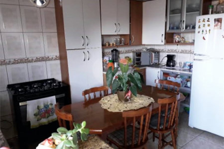 Casa versátil à venda: Casa com 2 Quartos, 3 Unidades Residenciais e Sala Comercial - Louveira