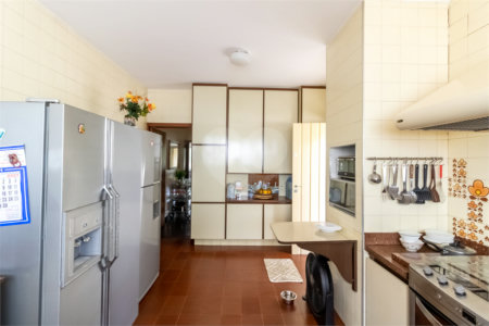 Casa à venda com 4 quartos, sendo 1 suíte, em Jardim Marajoara, São Paulo, SP