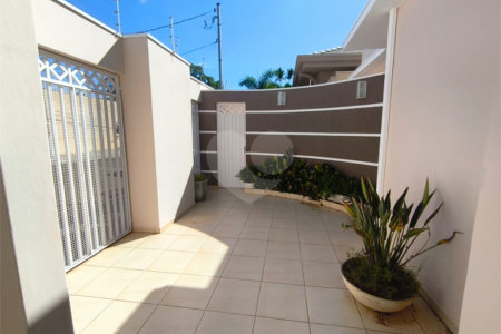 Casa à venda com 5 quartos, sendo 1 suíte,  em Jardim Colombo, Itapetininga, SP