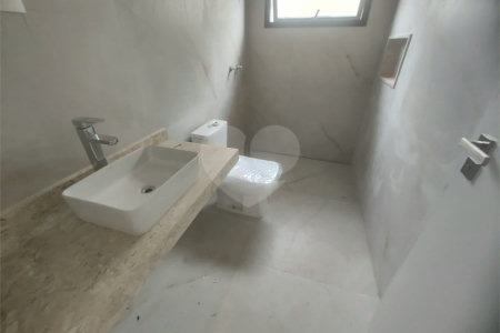 Casa exclusiva em Atibaia de alto padrão com 3 suítes, piscina, espaço gourmet, condomínio fechado, aceita financiamento