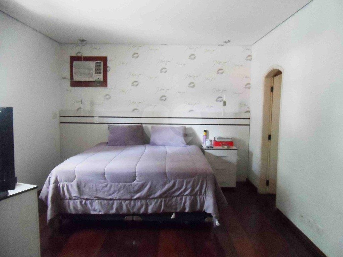 Sobrado à venda com 5 quartos, sendo 3 suítes, em Interlagos, São Paulo, SP