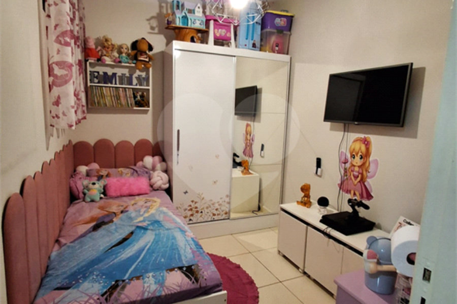 Sobrado à venda com 3 quartos em Jardim Santa Clara, Guarulhos, SP
