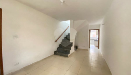 Sobrado à venda com 4 quartos, sendo 1 suíte, em Jardim Santo Antoninho, São Paulo, SP
