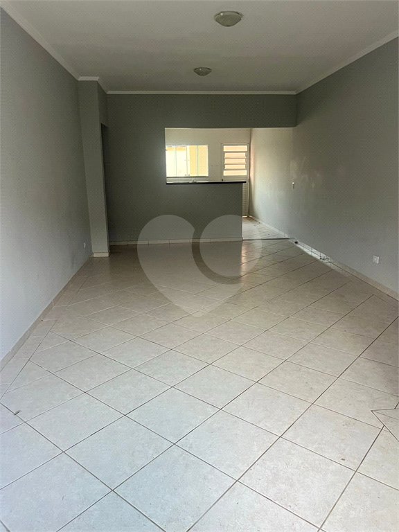 Casa à venda com 3 quartos, sendo 1 suíte, em Jardim Santa Bárbara, Atibaia, SP