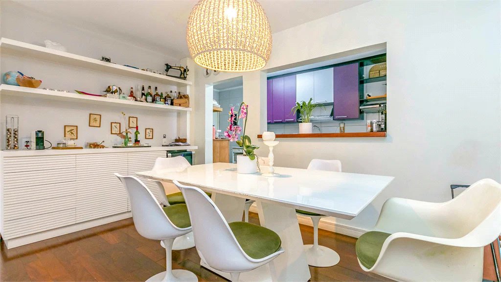 Apartamento à venda com 3 quartos, sendo 2 suítes, em Pinheiros, São Paulo, SP