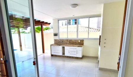 Casa à venda com 3 quartos, sendo 1 suíte, em Outerio da Glória, Porto Seguro, BA