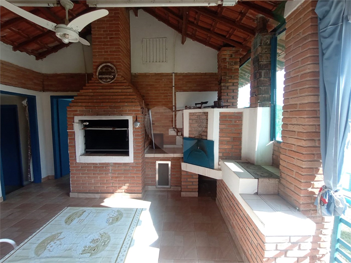 Chácara à venda com 6 quartos, sendo 1 suíte,  em Cercadinho, Alambari, SP