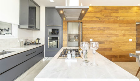 Casa à venda com 4 suítes no condomínio Granville, Atibaia - SP