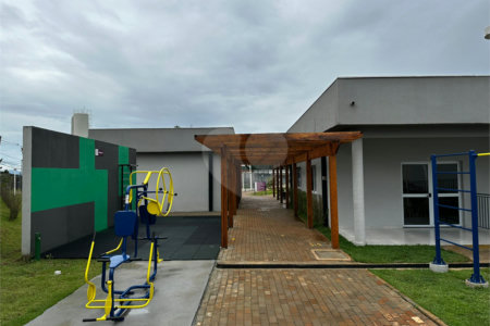 Casa à venda com 2 quartos no condomínio Vila das Paineiras, Suzano - SP