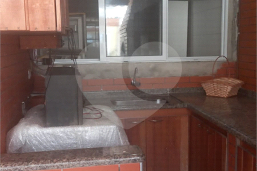 Casa à venda com 5 quartos, sendo 2 suítes, em Jardim Santa Clara, Guarulhos, SP