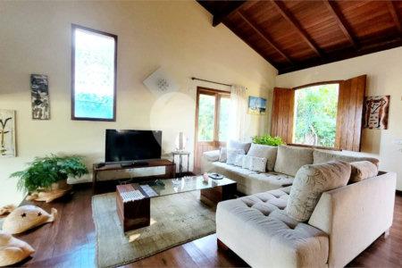 Casa à venda com 3 suítes no Centro, Santa Cruz Cabrália, BA