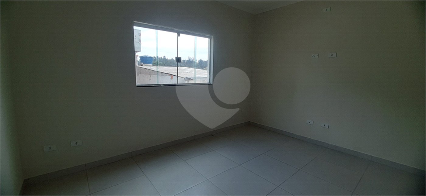 Sobrado à venda com 3 quartos, sendo 1 suíte, em Laranjeiras, Caieiras, SP