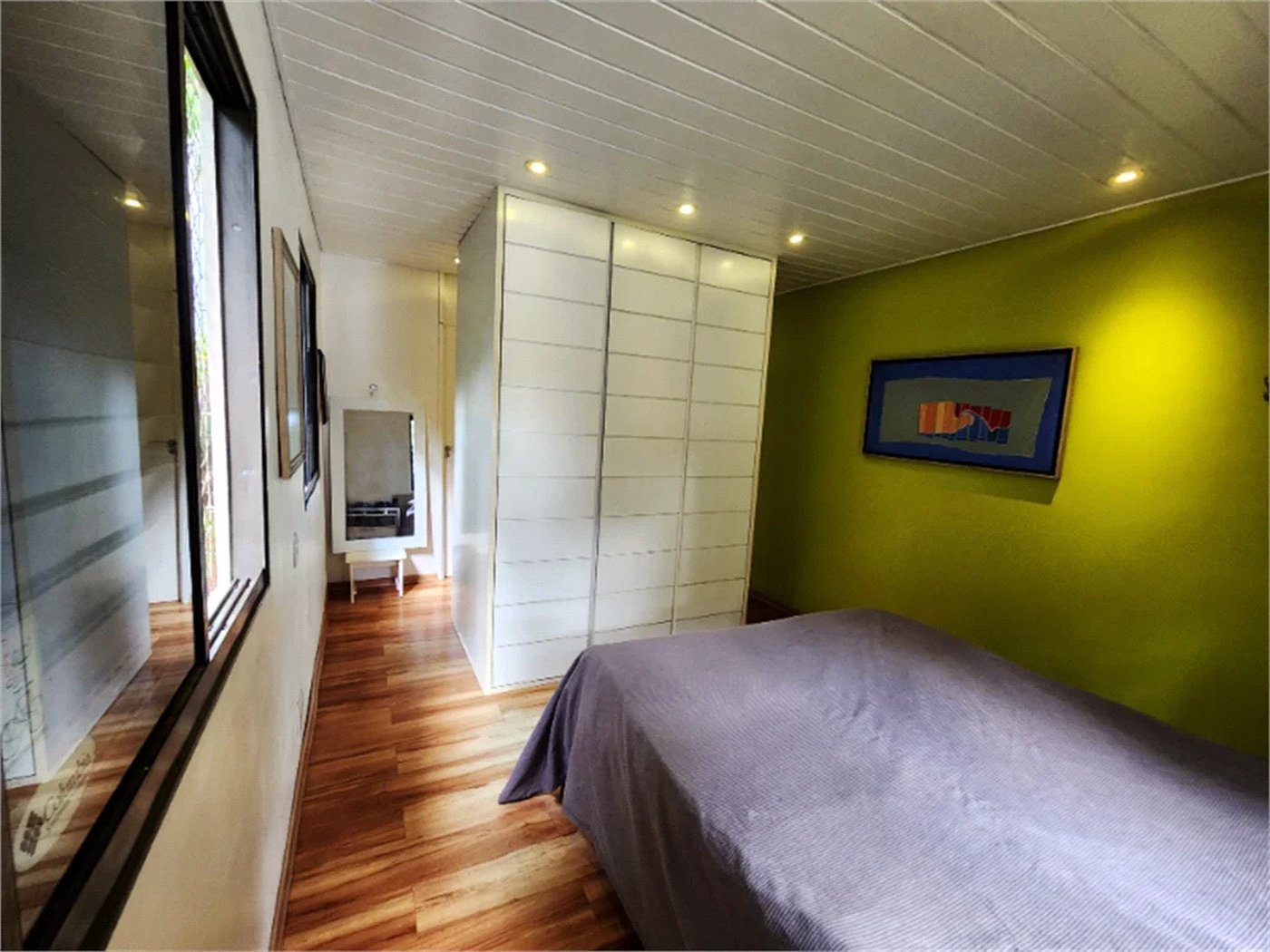 Casa à venda com 4 quartos, sendo 2 suítes, no condomínio Vila Nova de Gaia, São Paulo - SP