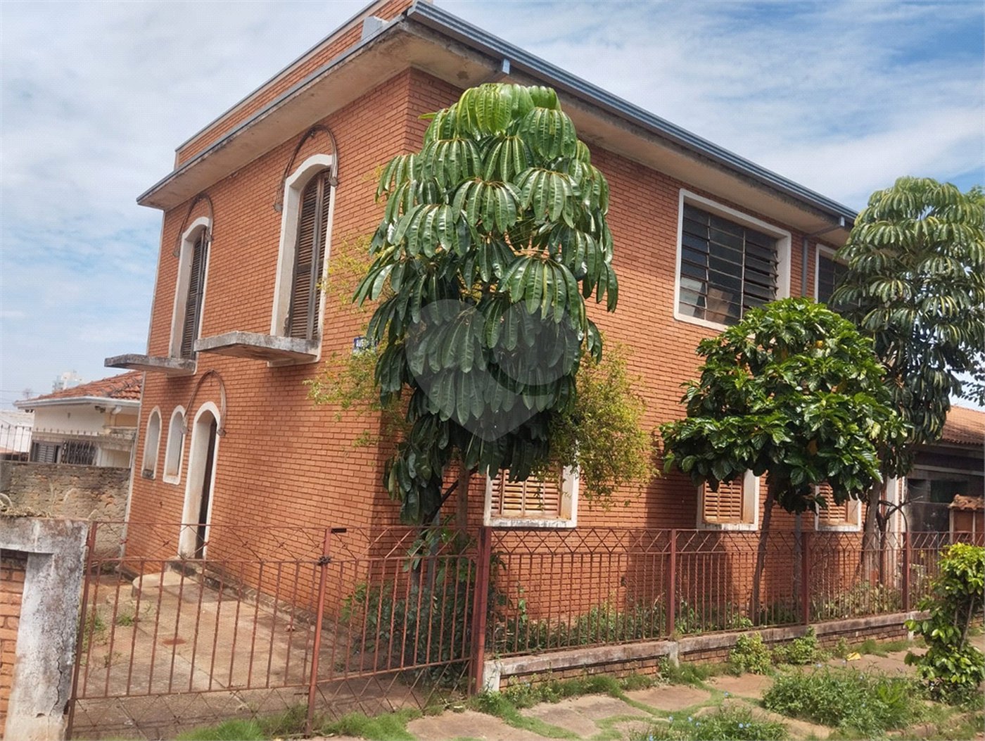 Sobrado à venda com 4 quartos, sendo 1 suíte,  em Vila Xavier (vila Xavier), Araraquara, SP
