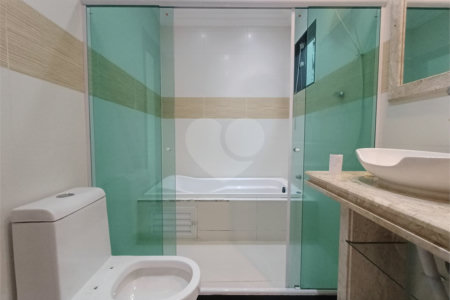 Casa à venda com 3 quartos, sendo 2 suítes, no condomínio Village da Posse, Rio de Janeiro - RJ