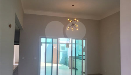 Casa à venda com 3 suítes no condomínio Residencial Maria Dulce, Indaiatuba - SP