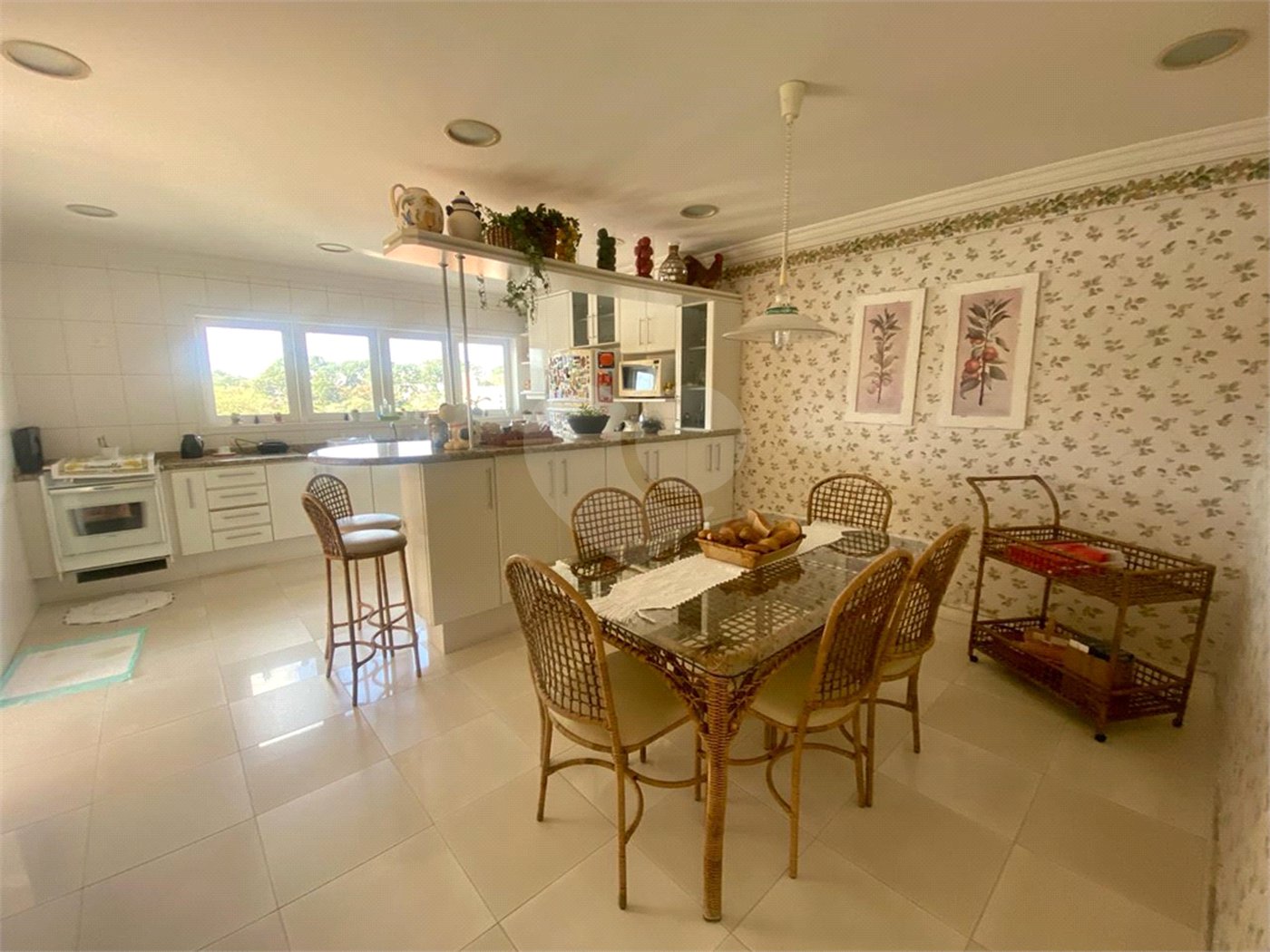 Casa à venda com 4 quartos, sendo 3 suítes, em Jardim Maia, Guarulhos, SP