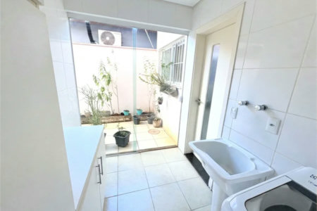 Casa à venda com 3 suítes em Parque Nova Suíça, Valinhos, SP
