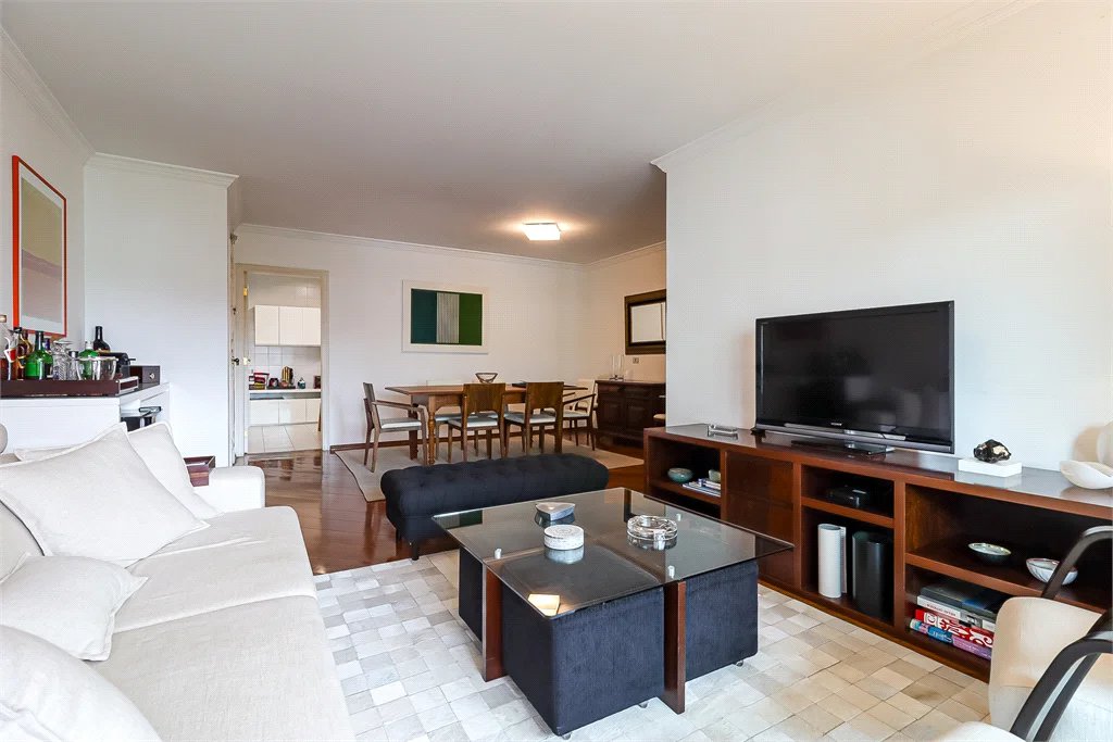 Apartamento à venda com 4 quartos, sendo 2 suítes, em Vila Morumbi, São Paulo, SP