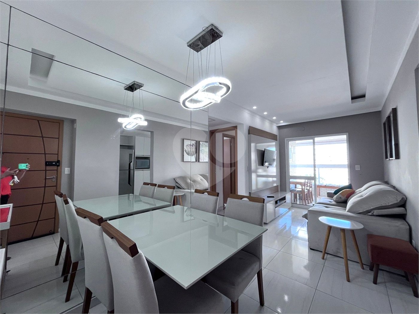 Apartamento à venda com 2 quartos, sendo 1 suíte, em Guilhermina, Praia Grande, SP