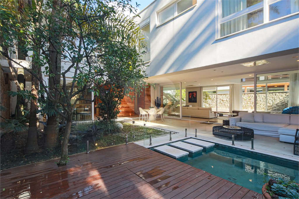 Casa à venda com 4 suítes no condomínio Prime Bauhaus, São Paulo - SP