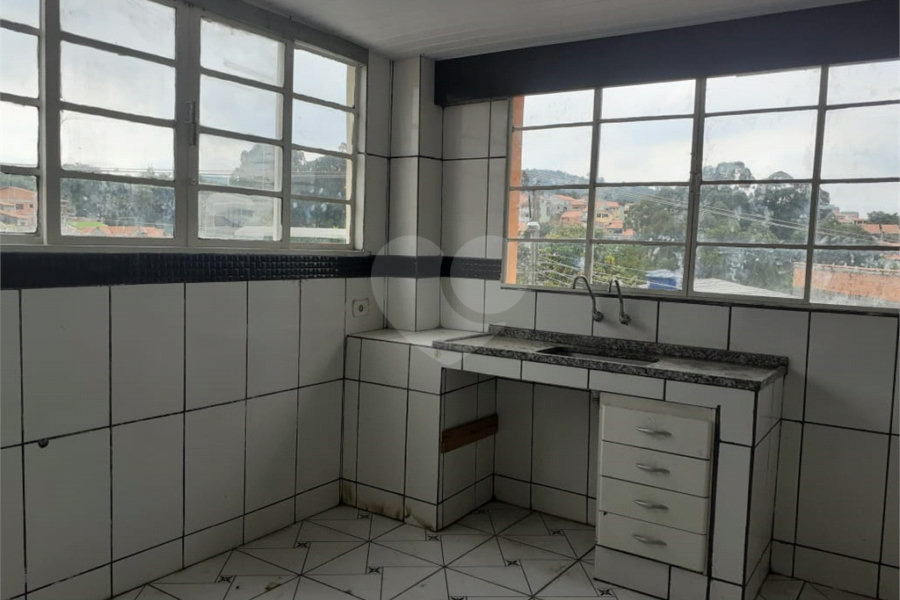 Sobrado à venda com 6 quartos, sendo 1 suíte,  em Jardim Las Vegas, Guarulhos, SP
