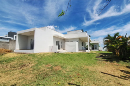Casa à venda com 4 quartos, sendo 3 suítes,  no condomínio Fazenda Alta Vista, Salto de Pirapora - SP