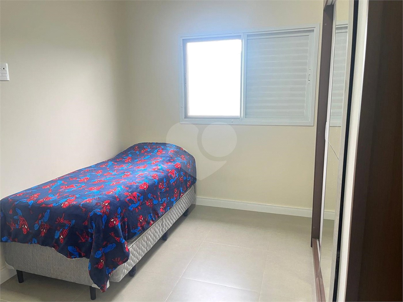 Casa à venda com 3 quartos, sendo 1 suíte, no condomínio Residencial Golden Ville, Itapetininga - SP