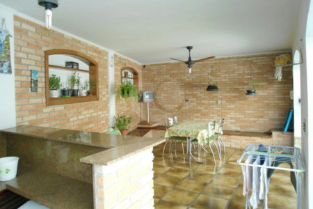 Sobrado à venda com 5 quartos, sendo 3 suítes, em Jardim Franca, São Paulo, SP