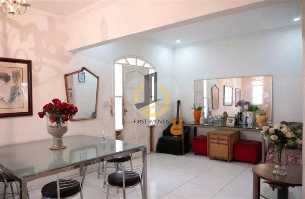 Casa à venda com 3 quartos, sendo 1 suíte, em Cambuci, São Paulo, SP