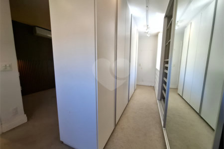 Apartamento à venda com 3 suítes em Vila Ipojuca, São Paulo, SP