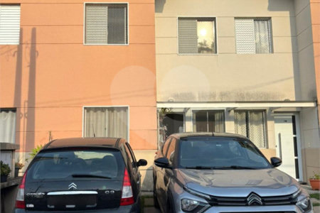 Casa à venda com 3 quartos, sendo 1 suíte, no condomínio Vila Nova Horizonte, Suzano - SP