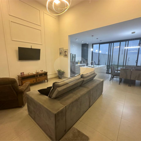 Casa à venda com 4 quartos, sendo 2 suítes, no condomínio Residencial Golden Ville, Itapetininga - SP