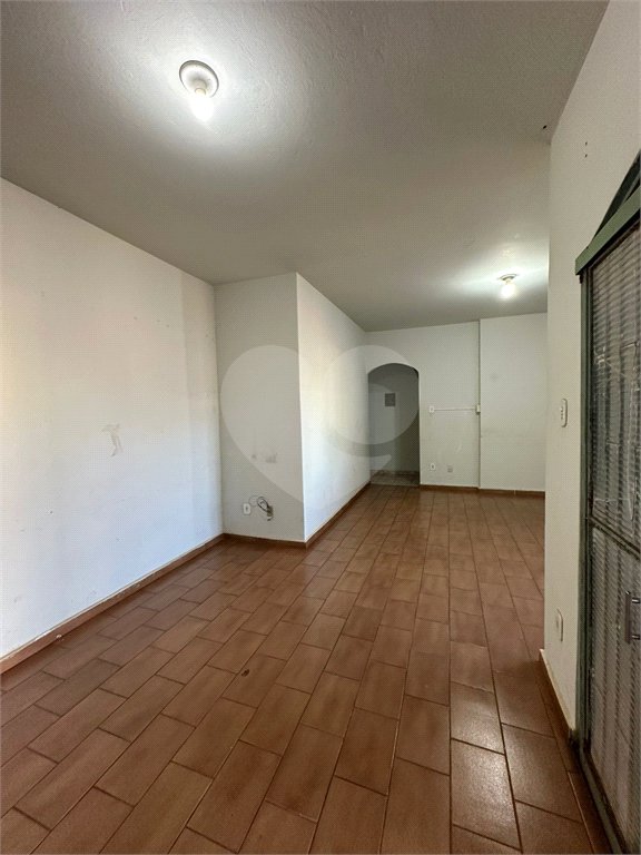 Casa à venda com 4 quartos, sendo 1 suíte,  em Jardim Estoril, Ponta Porã, MS