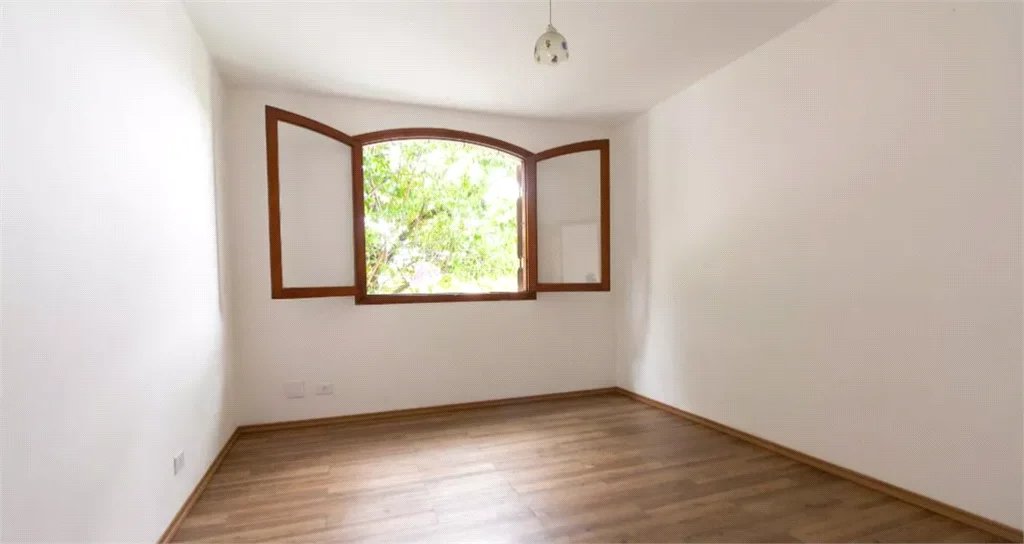 Casa à venda com 4 quartos, sendo 1 suíte,  em Vila Tiradentes, São Paulo, SP