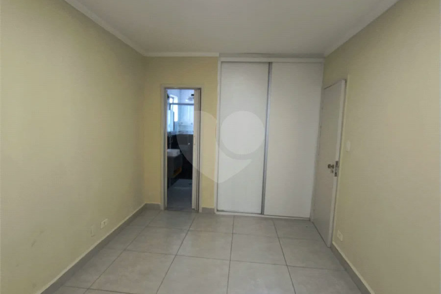 Apartamento com 2 Dormitórios , amplo com 77 metros e com vaga de garagem fixa