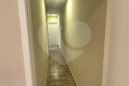 Sobrado à venda com 3 quartos, sendo 1 suíte, em Jardim Las Vegas, Santo André, SP