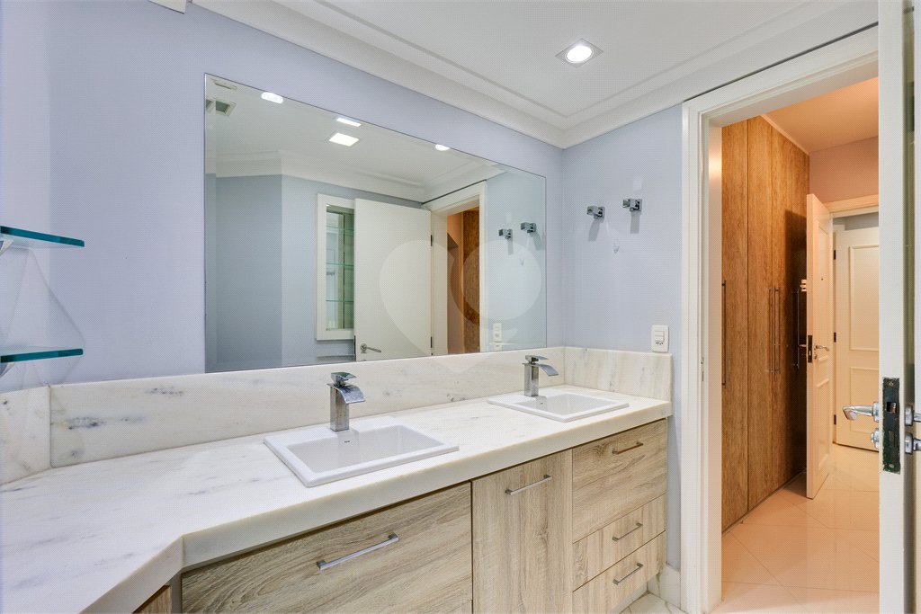 Apartamento à venda com 4 quartos, sendo 3 suítes, em Granja Julieta, São Paulo, SP