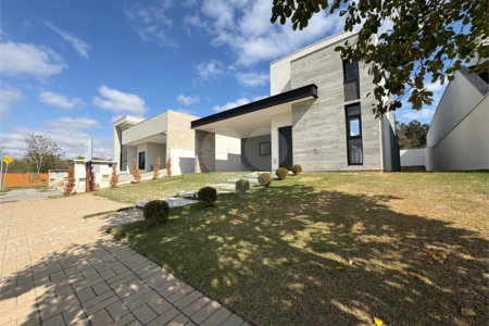 Casa à venda com 3 quartos, sendo 1 suíte, no condomínio Alphaville Castelo, Itu - SP