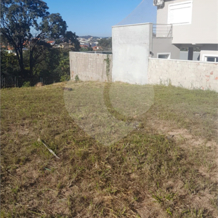 Terreno à venda com 1 suíte no condomínio Bosque dos Cambarás, Valinhos - SP