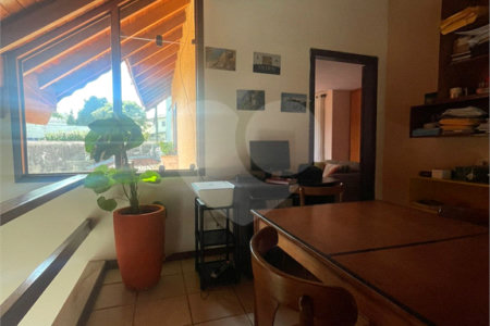 Casa à venda com 3 quartos, sendo 2 suítes,  em Vila Oliveira, Mogi das Cruzes, SP