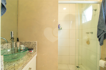 Casa à venda com 2 suítes no condomínio Residencial Living Sabara, São Paulo - SP