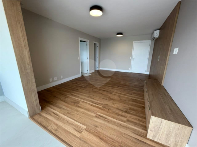 Apartamento à venda com 4 quartos, sendo 3 suítes,  em Santo Amaro, São Paulo, SP