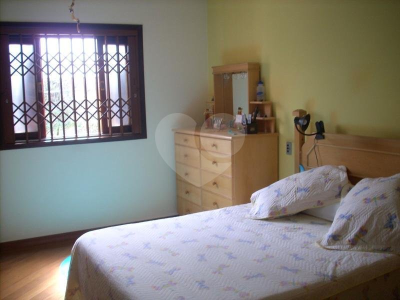 Sobrado à venda com 4 quartos, sendo 2 suítes, em Tremembé, São Paulo, SP