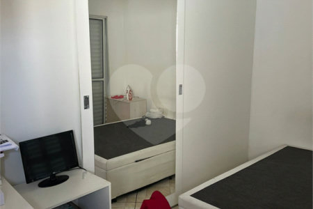 Sobrado à venda com 3 quartos em Cidade Kemel, São Paulo, SP
